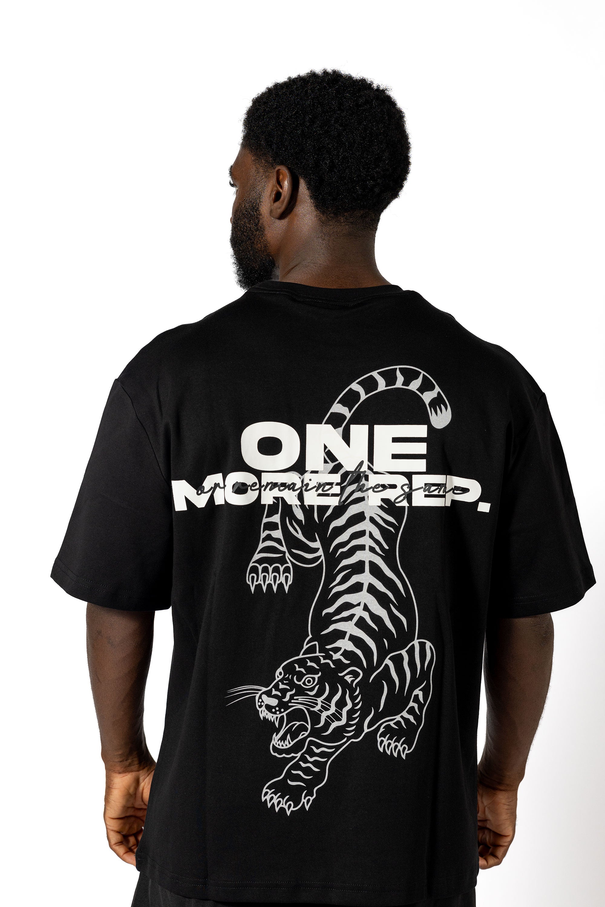 One more rep oversized tee Black